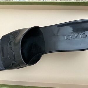 Gucci rubber sandal
